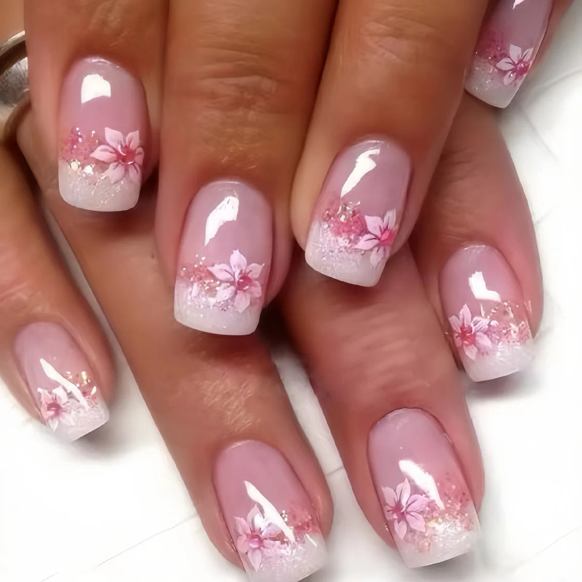 24Pcs Fairy White Flower Fake Nails Pink French Tip Press on Nails Short Square Wearable False Nail for Women Girls DIY Manicure